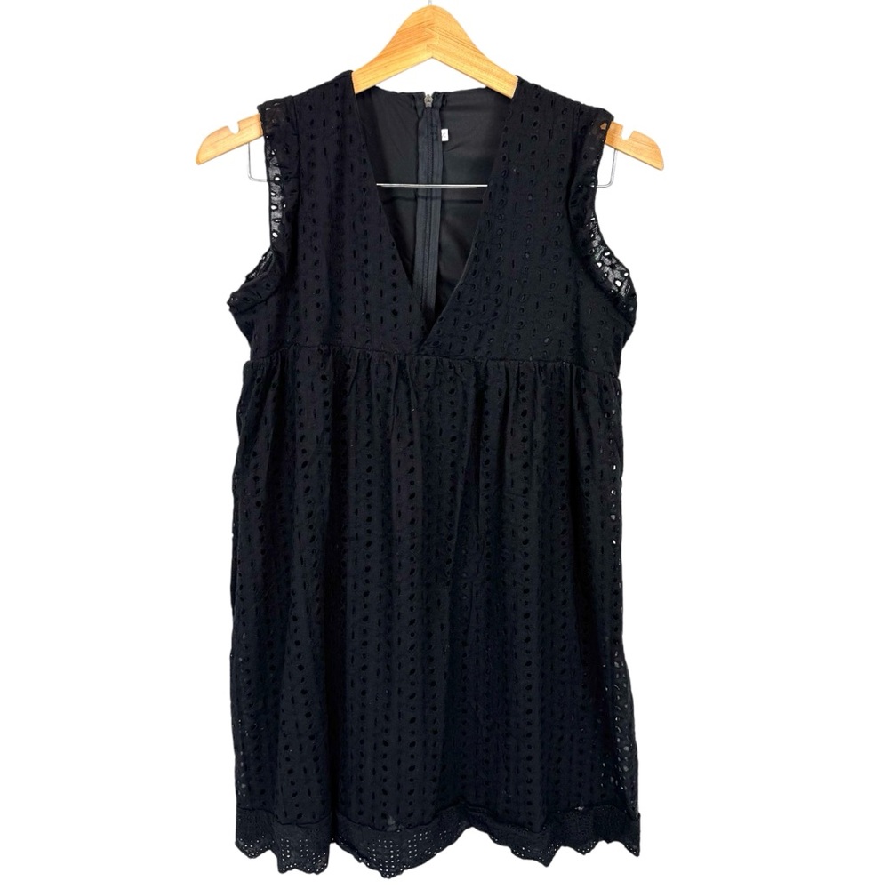 New black eyelet v-neck dress romper with shorts underneath size Small - Picture 4 of 16